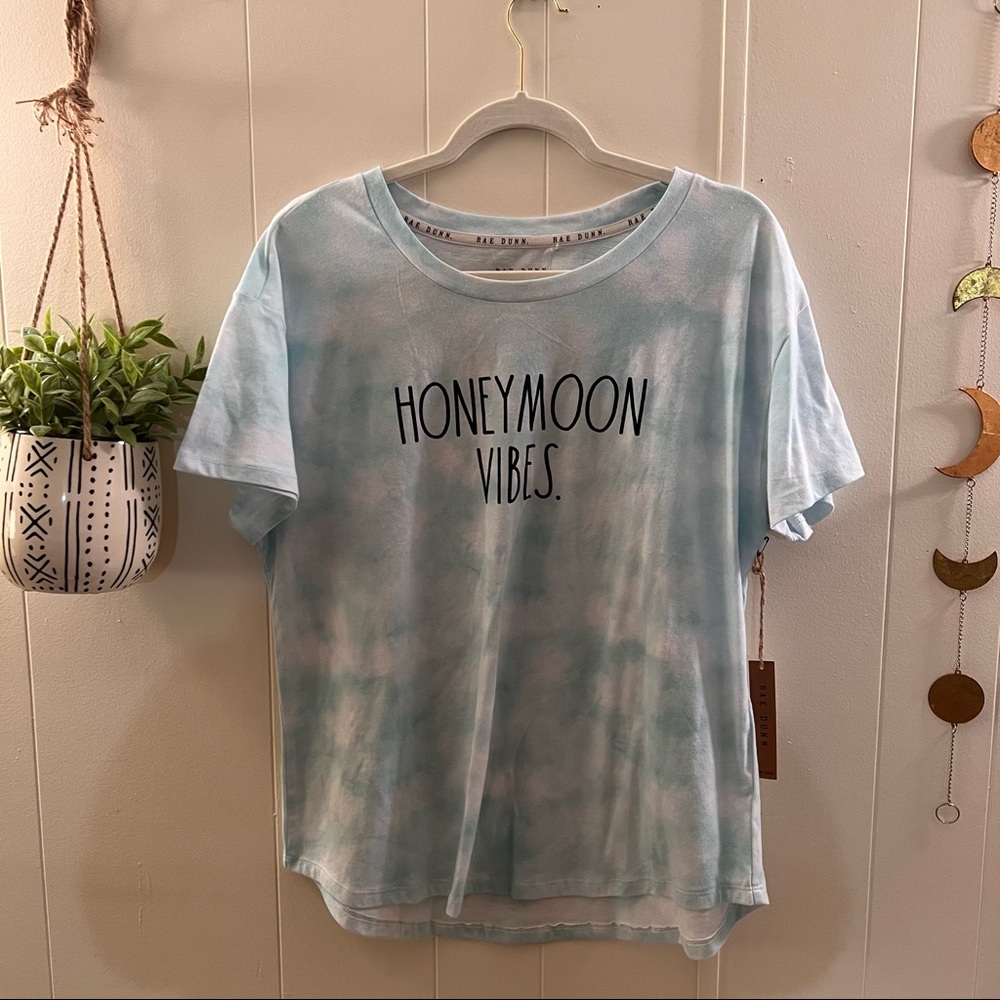 Honey Moon Vibes Tee